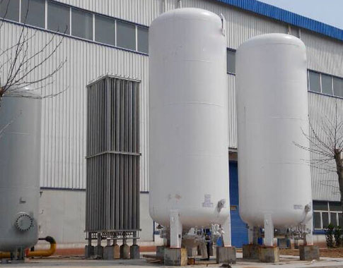 Liquid nitrogen storage tank